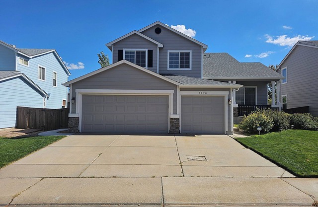 Luxurious 3BD Highlands Ranch Home with private hot tub- High-End Finishes