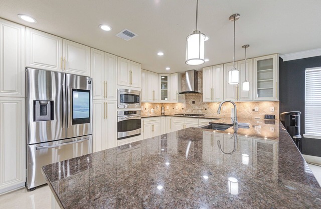 Luxurious 4bdr 3.5bth Family Friendly House In The Houston Area