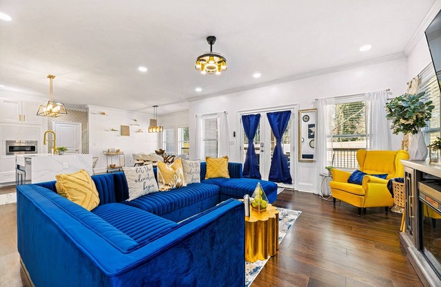 Luxurious 5 Bedroom Mini Mansion Near Downtown Atlanta