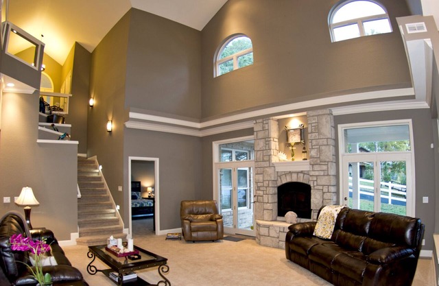 Luxurious 7 Bedroom 5 Bath Lakefront Home with large dock