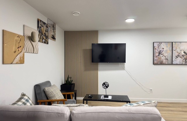 Luxurious Brand New 1 BDRM Legal Basement Suite