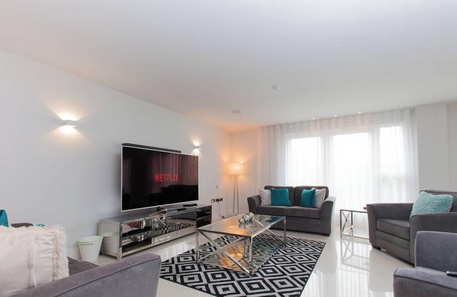 Luxurious Central Edinburgh Apartment - Sleeps 6