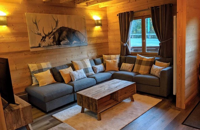 Luxurious chalet for 8 guests, completely renovated for this winter.