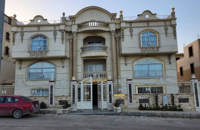 Luxurious 13-bedroom villa in phenomenal location in El Sheikh Zayed City.