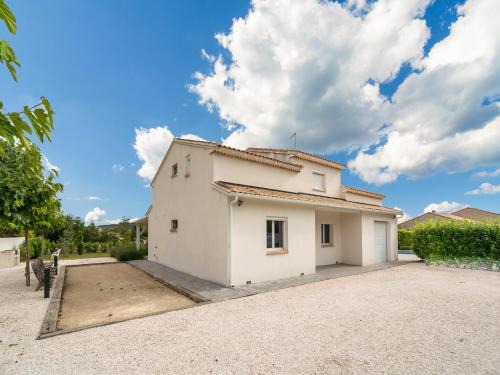Luxurious villa in Saint geniès de Fontedit with heated pool
