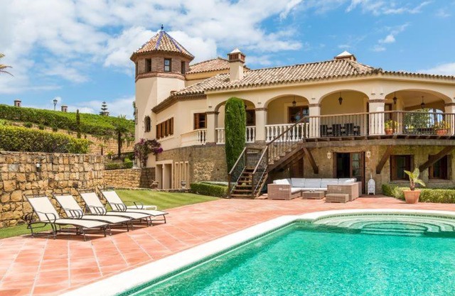 Luxurious golf villa rental Sotogrande