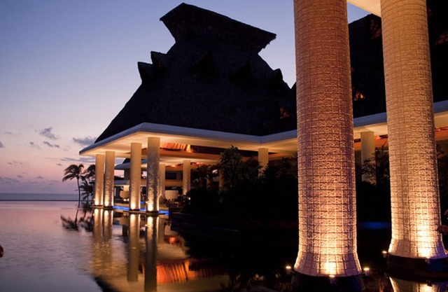 Luxurious Grand Mayan Acapulco Resort