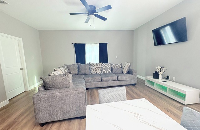 Luxurious Home Near Downtown Orlando