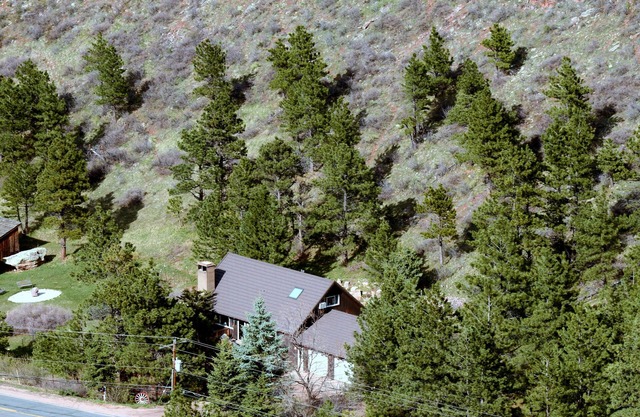 Luxurious Mountain Retreat right outside town of Boulder