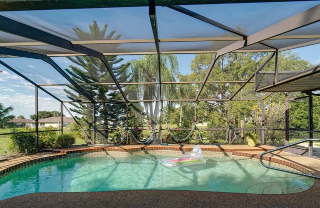 Luxurious Oasis ~ Heated Pool ~ Pets OK