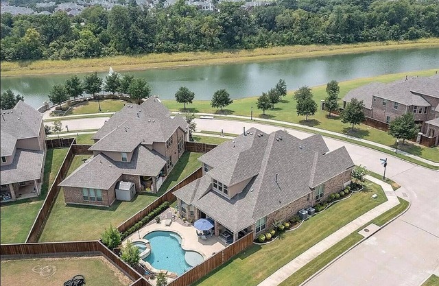 Luxurious Oasis with Pool/Spa 8 mins from Airport