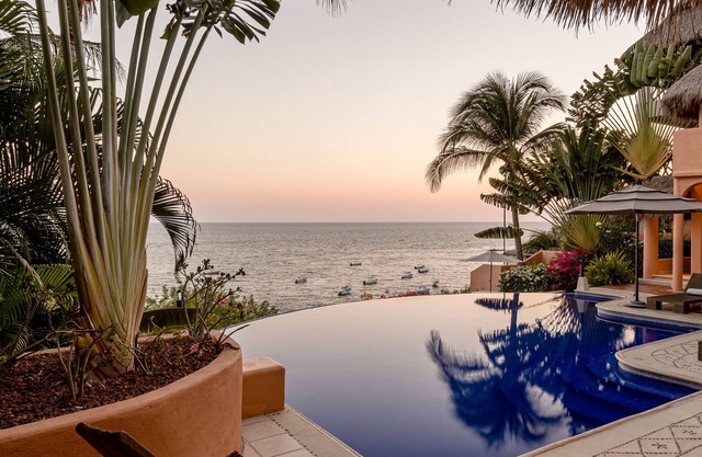 Luxurious Oceanfront Villa - Steps from Manzanillo Beach - Best View in Puerto