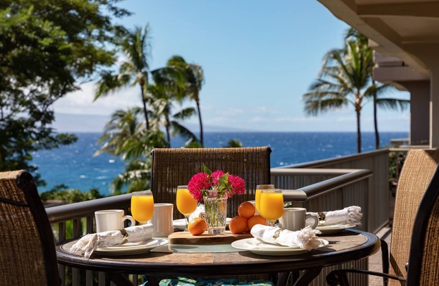 LUXURIOUS OCEAN VIEW CORNER UNIT W/ALL AMENITIES