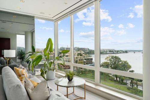 Luxurious penthouse with panoramic views