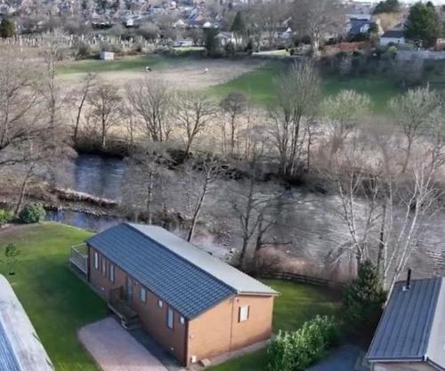 Luxurious Riverside Lodge - 'The Ardle'