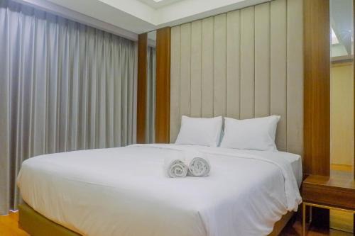 Luxurious & Spacious 2BR Apartment at One East Residences By Travelio