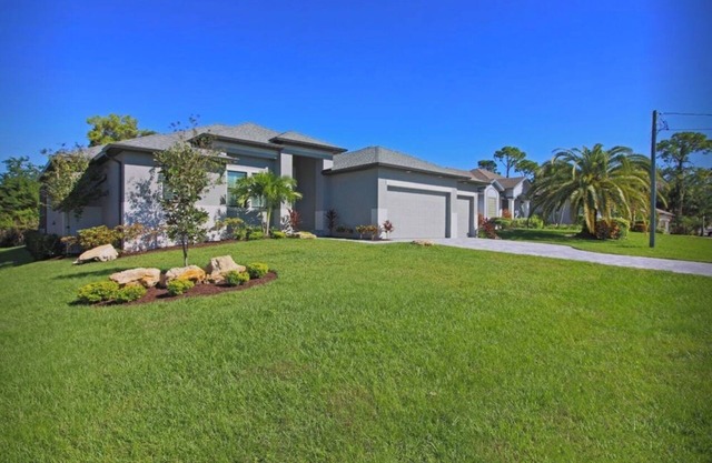 Luxurious Vacation Home on Long Marsh Golf Course 11th Green in Rotonda West
