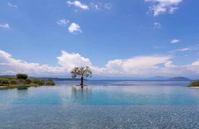 Luxurious Villa with Greek breathtaking sea - sunset view and private pool