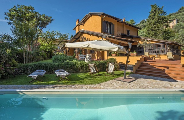 LUXURIOUS VILLA WITH IMPECCABLE FINISHES, OASIS OF PEACE IN WHICH TO BE PAMPERED