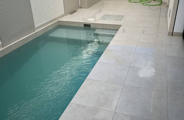 Luxurious villa with pool 3 minutes drive from the beach!