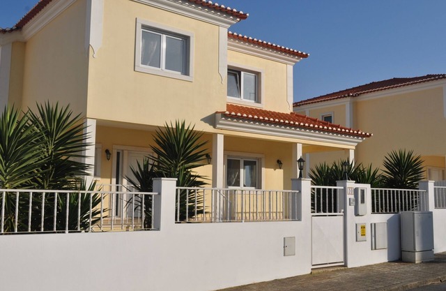 Luxurious Villa With Private Pool, Cable TV, free WIFI, Full Size Pool Table