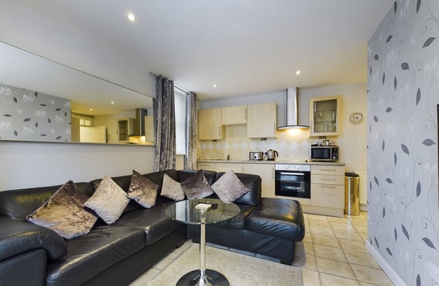 Luxury 1 Bedroom Apartment with Side Sea View