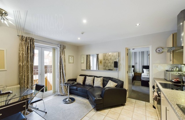Luxury 1 Bedroom Apartment with Private Balcony