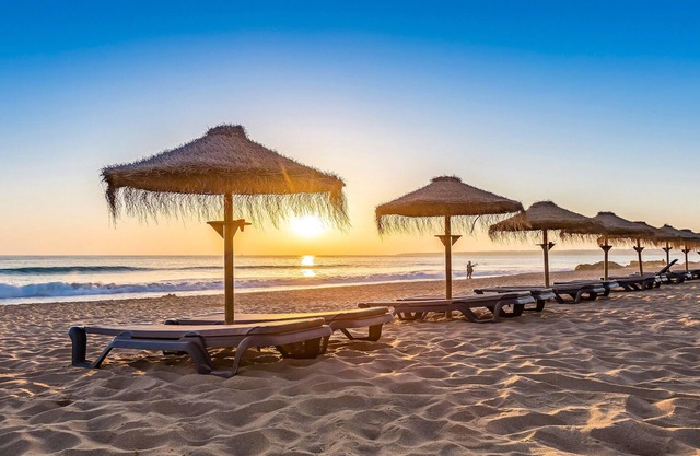 ★Luxury 1 Bedroom Apartment, 3 min Walk to the Beach, Albufeira