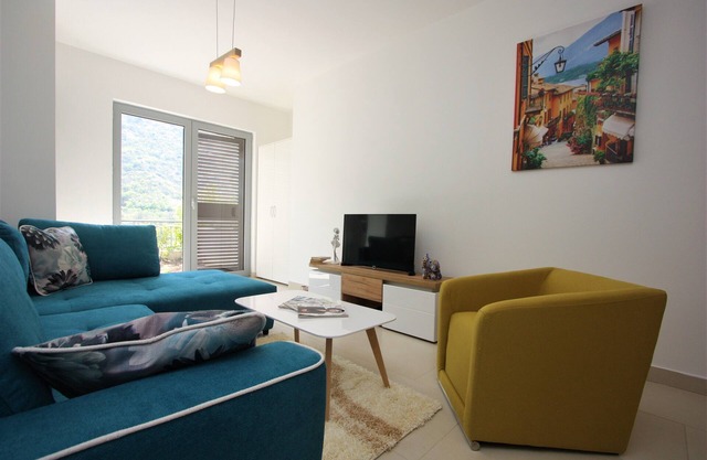 Luxury 1 bedroom apartment with cozy garden