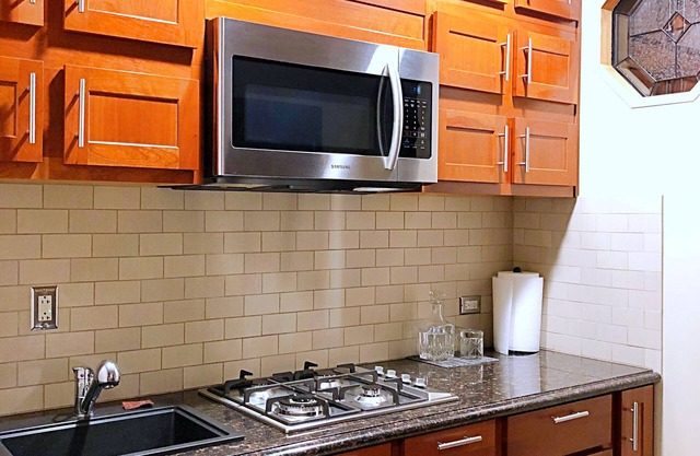 Luxury 1-bedroom with WiFi, AC in charming Franklin Park