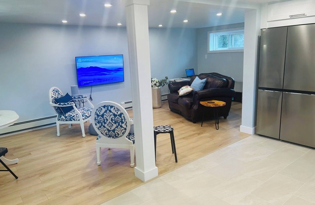 Luxury 2-bed, 1-bath apartment in the heart of Alliston. Walk to downtown!