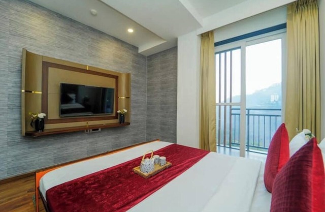 luxury 3BHK Apartment White Breeze Flexigo Stays
