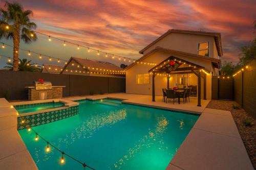 Luxury 3BR Near Strip, Hot Spa & Pool, Gazebo, BBQ