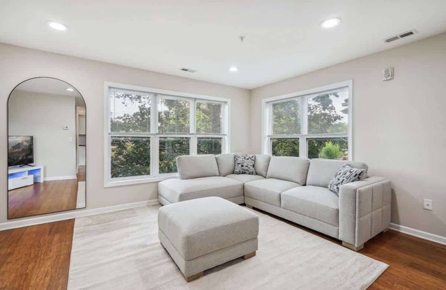 Luxury 4 Bed 5 Bath Penthouse with Rooftop Downtown Views