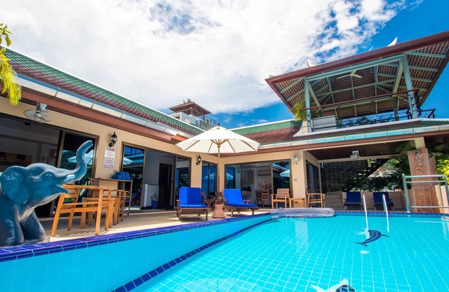 Luxury 4 bed villa, rooftop infinity pool w/Ocean Views
