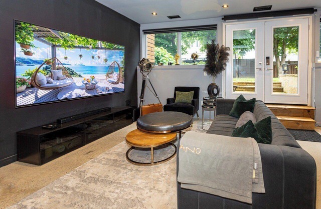 Luxury 4-Bedroom Spa Getaway Villa - HotTub/Sauna/Pool Table/EV(separate loft)