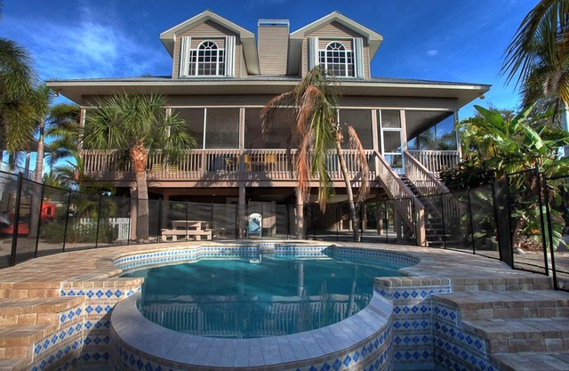 Luxury 4 Bedroom pool home close to beach, private dock on Kettle Harbor.