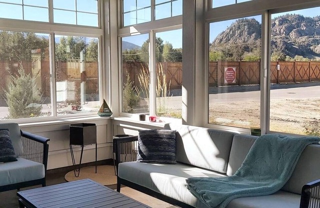 Luxury 4-Bedroom Retreat in the Heart of Wine Country