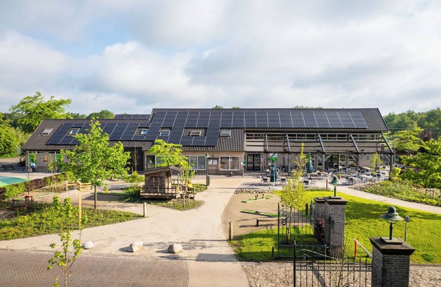 Luxury 4-person bungalow in the holiday park Landal Orveltermarke