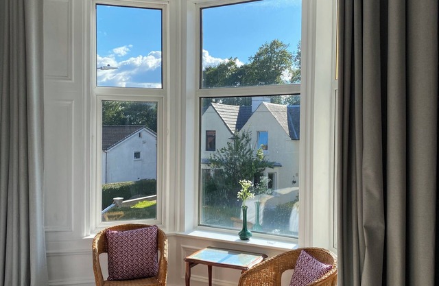 Luxury 5 bedroom Victorian Townhouse in Glasgow west. Perfect for families.