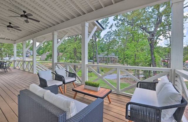 Luxury 5BR Lake House w/Porch & Lake View