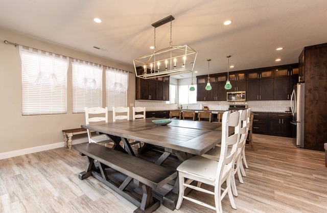 Luxury 6BR/7BA Family Friendly Home near Zion Private Pool & Resort Amenities