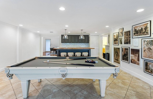 Luxury 6BR Villa w/Private Pool, Billiards, Volleyball & More
