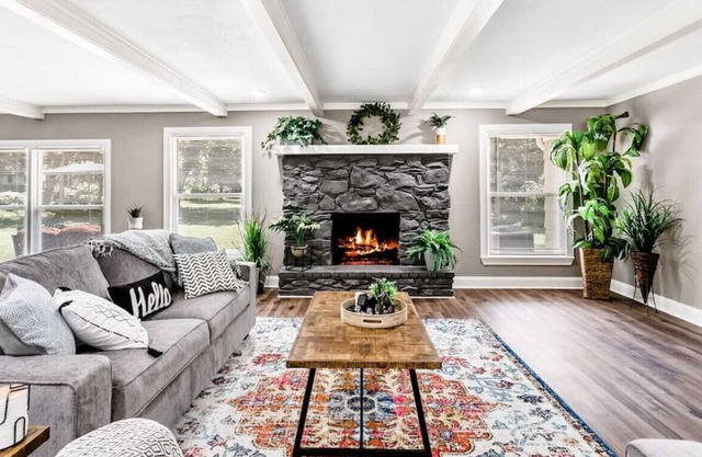 Luxury Amazing Home w/ Arcade and Movie Theatre