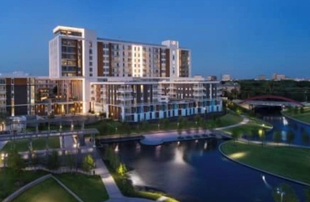 Luxury and 1-bedroom apartment with fitness room, WiFi in phenomenal Addison
