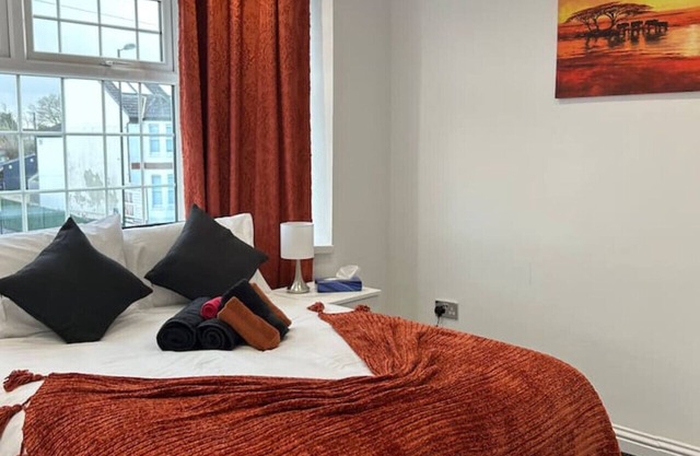Luxury and spacious 3 bedroom home in Southampton