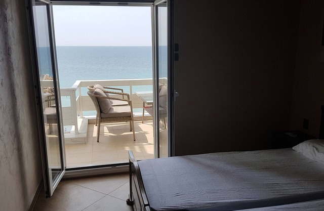 Luxury apartment on the first line !