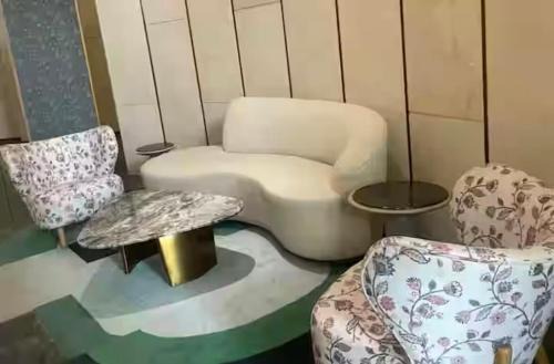 luxury apartment in Noida