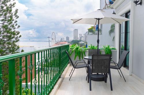 Luxury Apartments in Las Peñas - Guayaquil, LA ROSA DEL RIO Building, Balconies with Panoramic Views, Relaxation and Within the Tourist Zone