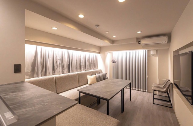 Luxury apt in prime location 65 2BR up to 8 Pax/Osaka Ōsaka